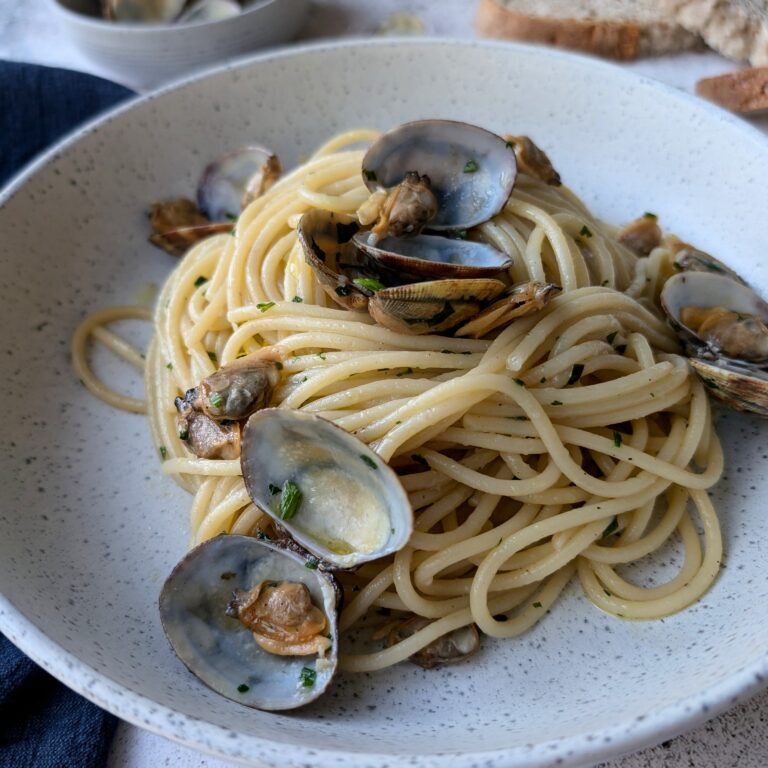 Spaghetti alle vongole - The Venetian kitchen